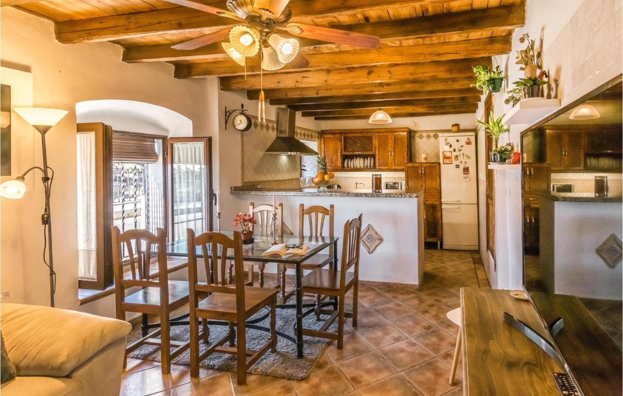 Pet Friendly Home In Hornachuelos With Kitchen ภายนอก รูปภาพ
