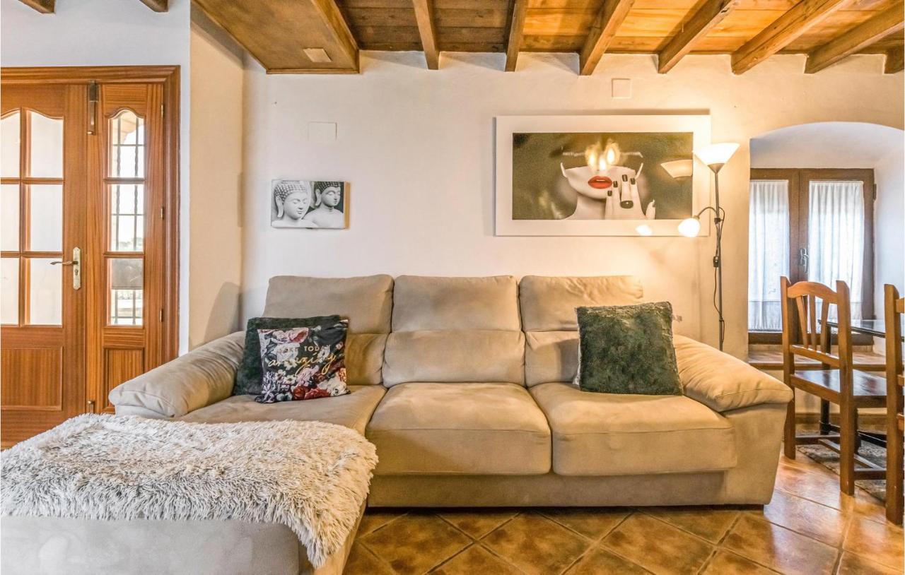 Pet Friendly Home In Hornachuelos With Kitchen ภายนอก รูปภาพ